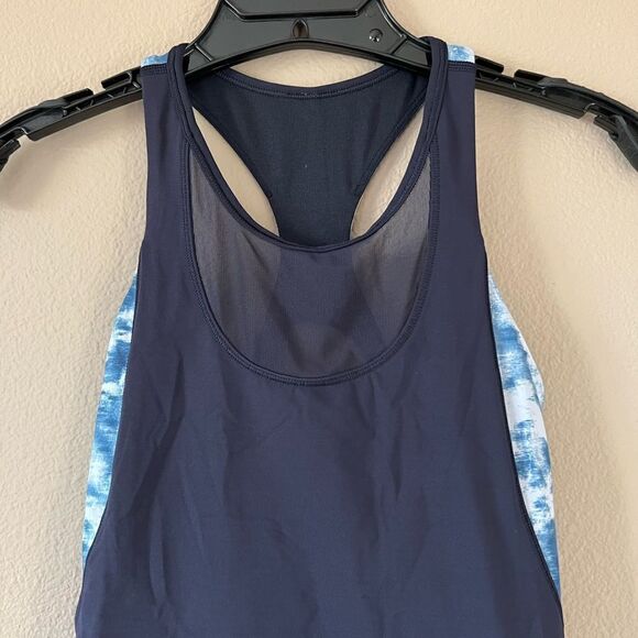 Lululemon Mesh With Me Tank - Picture 4 of 9